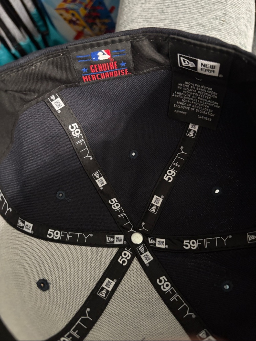 New Era Los Angeles Dodgers Navy Cap with Red/White Logo and Red/Blue Brim - Picture 7 of 8